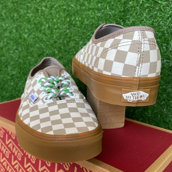 Vans WMNS Authentic
Checkerboard Moon Rock
VN0009PVCH8
Sneakers - Picture 9 of 16